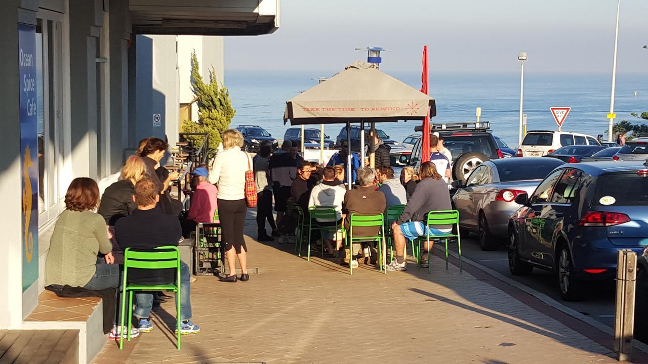 Ocean Beach Backpackers Perth Exterior foto